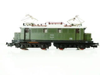 H0 PIKO Elektrická lokomotiva BR 144 137-0 DR OSVĚTLENÁ TOP STAV NEPOUŽITÁ v orig. krabičce 