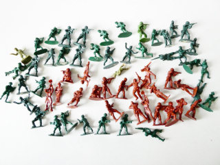 SET 59 ks Figurky - vojáci ( výška 2,5 cm) - vše, co je na foto