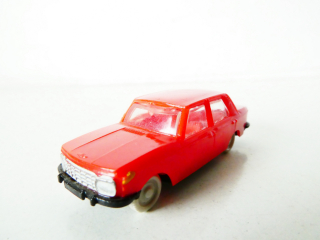 H0 Osobní automobil Wartburg 353 červený PĚKNÝ STAV