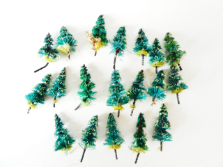 Strom jehličnatý - 19 ks ( 3 - 4,5 cm )