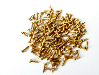 SET 100 ks Mini šroubek měděný - délka 7 mm, průměr závitu 1,6 mm