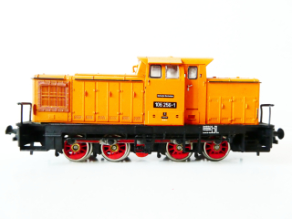 H0 PIKO Dieselová lokomotiva BR 106 256-1 DR TOP STAV