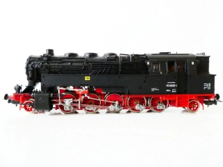 H0 PIKO Parní lokomotiva BR 95 0028-1 DR OSVĚTLENÁ PĚKNÝ STAV