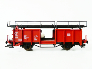 H0 FLEISCHMANN 5244 Nákladní vůz na přepravu automobilů 21 80 433 2 711-1 DB s jedním osobním automobilem PĚKNÝ STAV