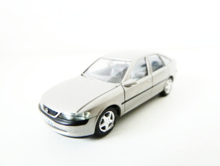 H0 HERPA Osobní automobil OPEL VECTRA šedý DOBRÝ STAV