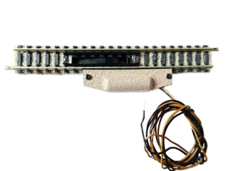 N Fleischmann piccolo 9112 (s uložením) Odpojovací kolej 111 mm s elektrickým přestavníkem