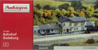 N AUHAGEN 14453 Stavebnice - Nádraží Radeburg (rozestavěná - téměř hotová) PĚKNÝ STAV