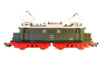 H0 PIKO Elektrická lokomotiva BR 244 068-3 DR NA OPRAVU (NEJEDE)