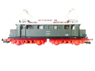 H0 PIKO Elektrická lokomotiva BR 244 068-3 DR OSVĚTLENÁ PĚKNÝ STAV
