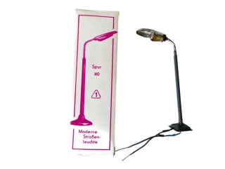 H0 VEB PLASTICART Pouliční lampa v orig. krabičce PĚKNÝ STAV